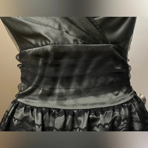 Intrigue Cocktail Party Black Lace Over Green Satin Dress Size 6 - Picture 6 of 13